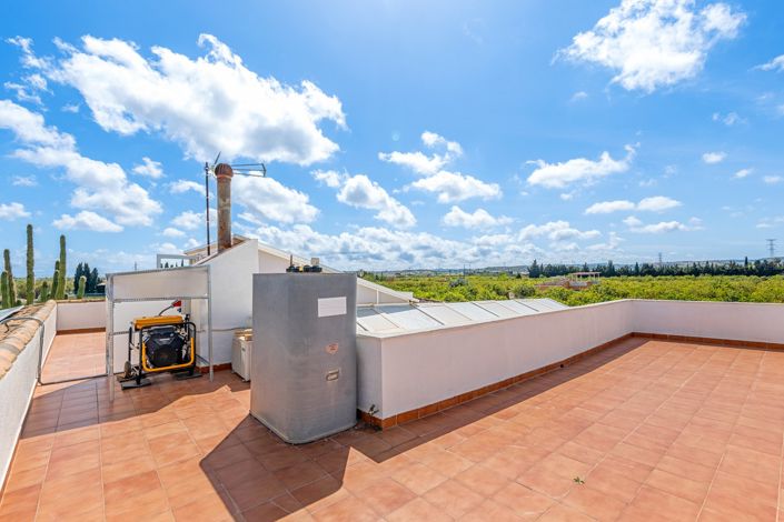 Image No.31-6 Bed Villa for sale