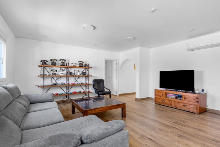 Image No.6-6 Bed Villa for sale