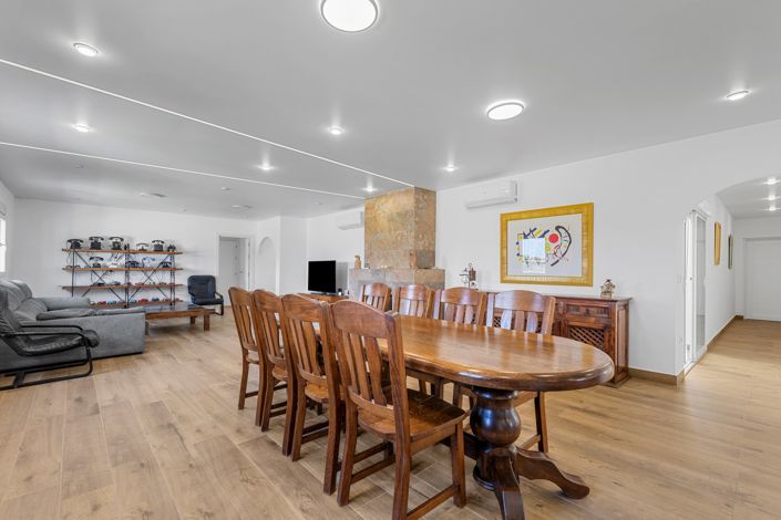 Image No.9-6 Bed Villa for sale