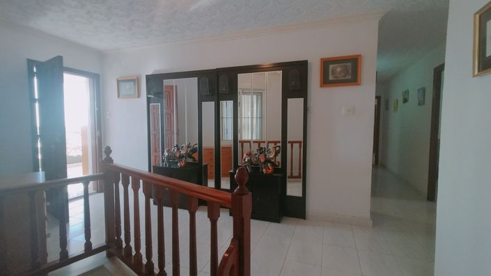 Image No.37-6 Bed Villa for sale