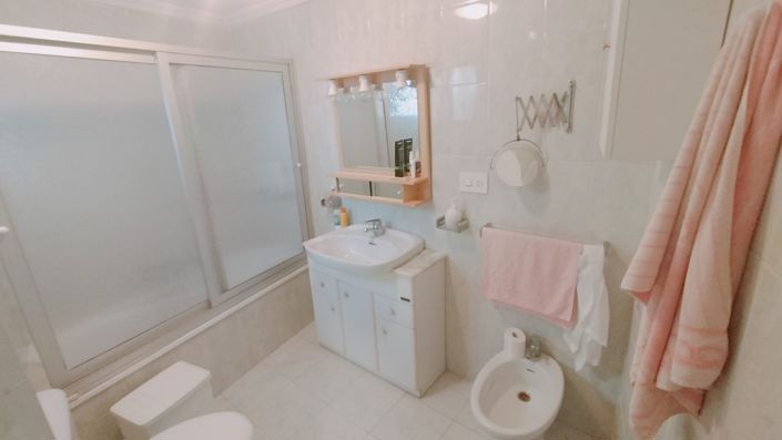 Image No.9-6 Bed Villa for sale