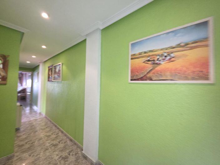 Image No.3-Appartement de 2 chambres à vendre à Torrevieja