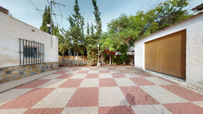 Image No.2-4 Bed Villa for sale