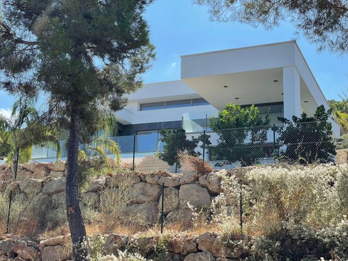 Image No.1-4 Bed Villa for sale
