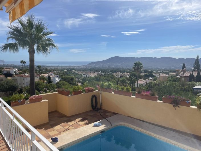 Image No.1-4 Bed Villa for sale