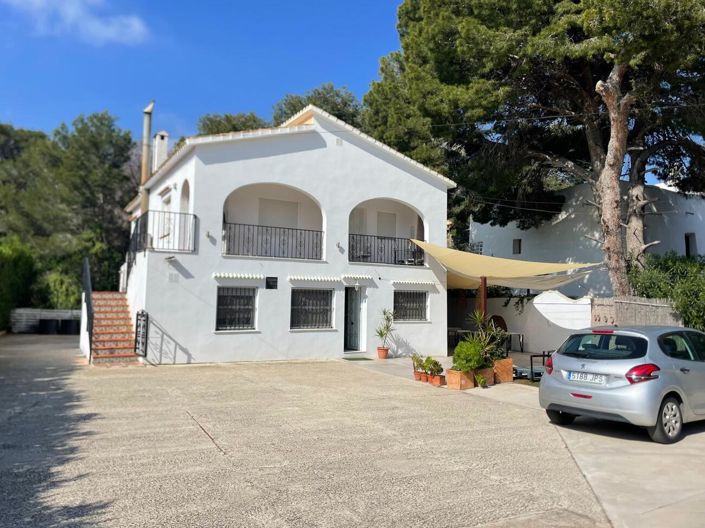 Image No.1-3 Bed Villa for sale