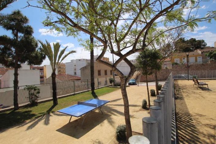 Image No.10-3 Bed Property for sale