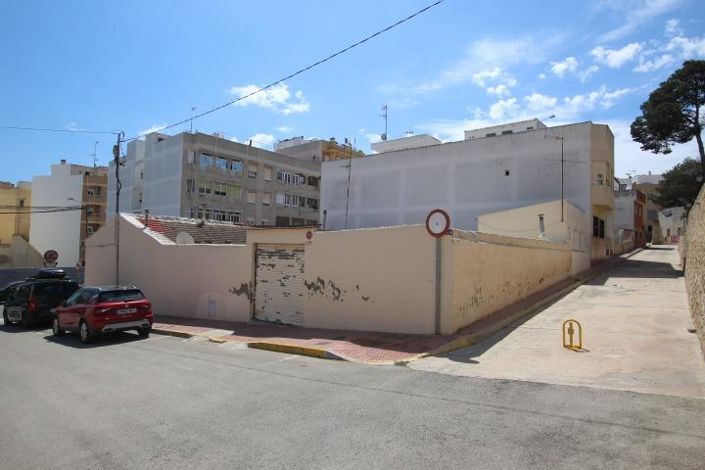 Image No.2-3 Bed Property for sale