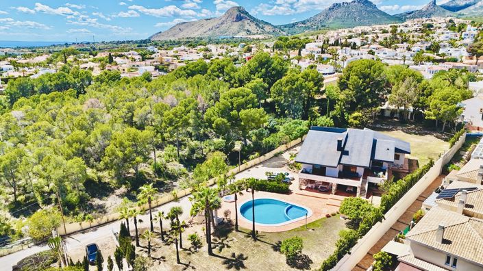 Image No.1-4 Bed Villa for sale