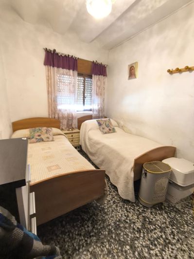 Image No.20-5 Bed Property for sale