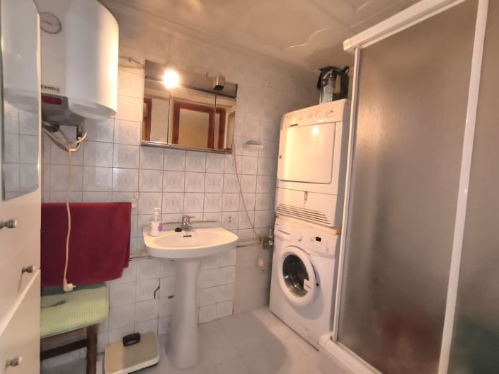 Image No.9-5 Bed Property for sale