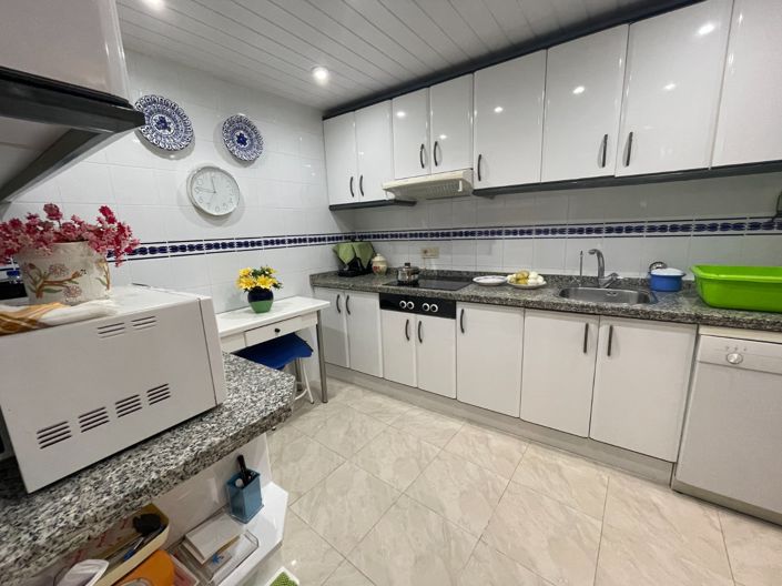 Image No.11-5 Bed Property for sale