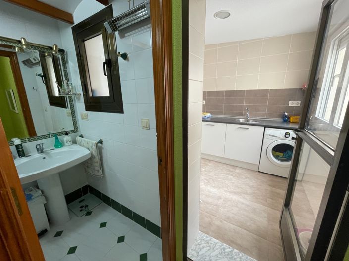 Image No.27-5 Bed Property for sale