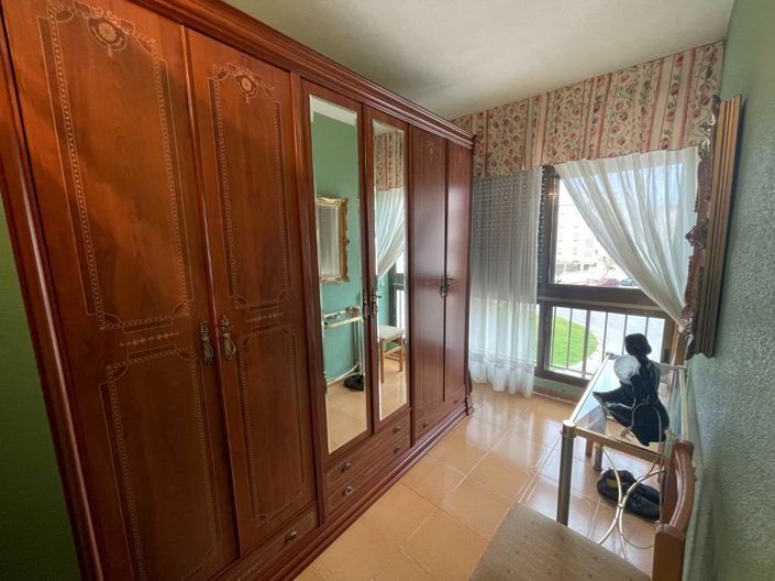 Image No.32-5 Bed Property for sale