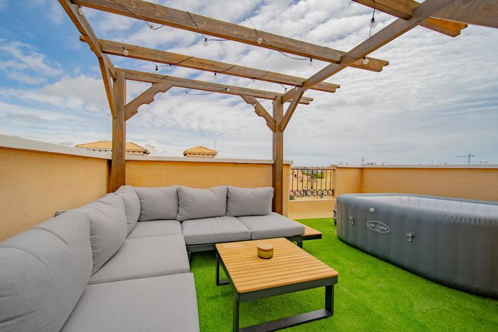 Image No.24-3 Bed Property for sale