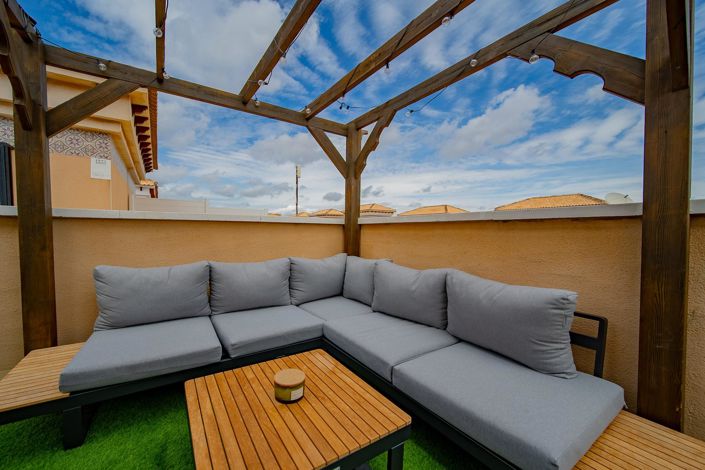 Image No.29-3 Bed Property for sale