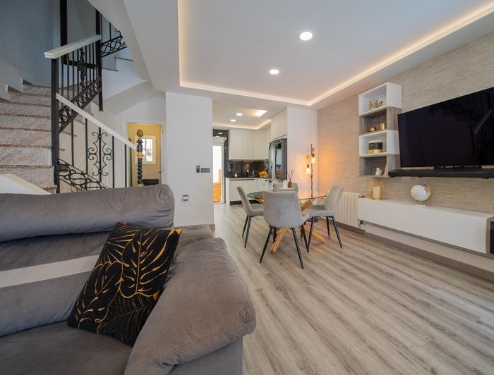 Image No.3-3 Bed Property for sale