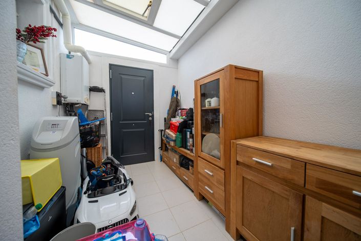 Image No.31-3 Bed Property for sale