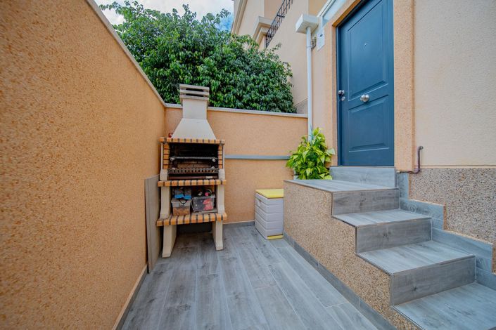 Image No.38-3 Bed Property for sale