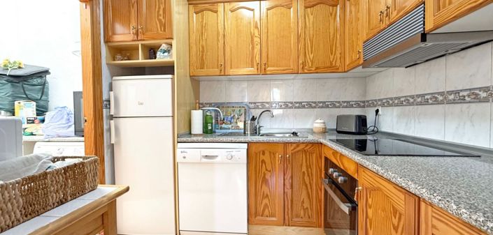 Image No.17-2 Bed Property for sale