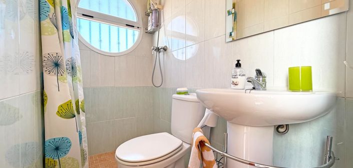 Image No.28-2 Bed Property for sale