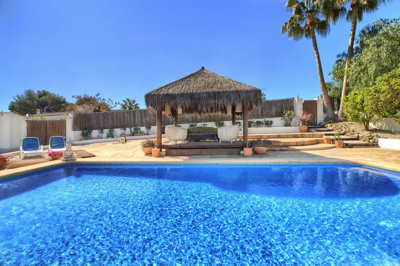 swimming-pool-and-bali-house-mini