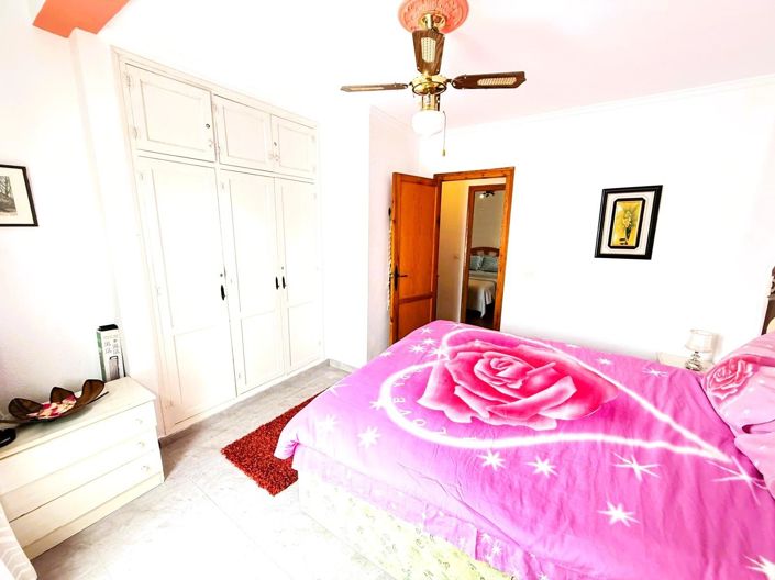 Image No.10-2 Bed Property for sale