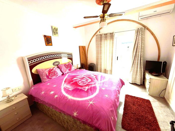 Image No.11-2 Bed Property for sale