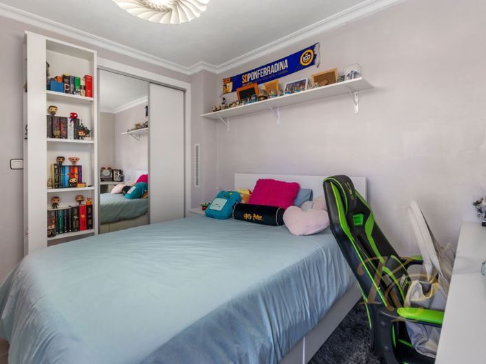 Image No.14-3 Bed Property for sale