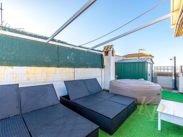 Image No.17-3 Bed Property for sale