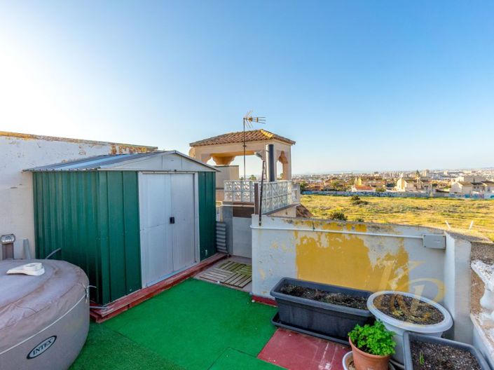 Image No.19-3 Bed Property for sale