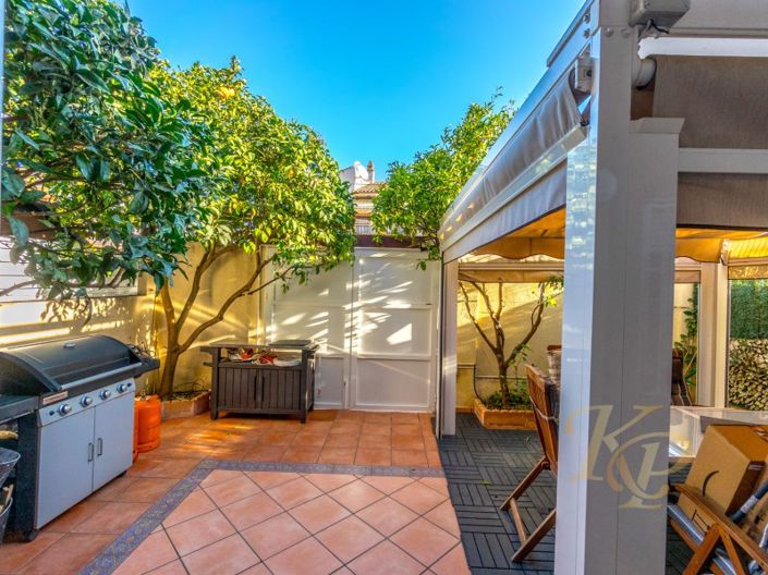 Image No.22-3 Bed Property for sale