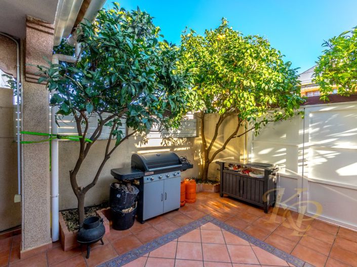 Image No.23-3 Bed Property for sale