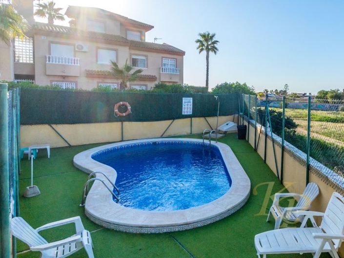 Image No.27-3 Bed Property for sale