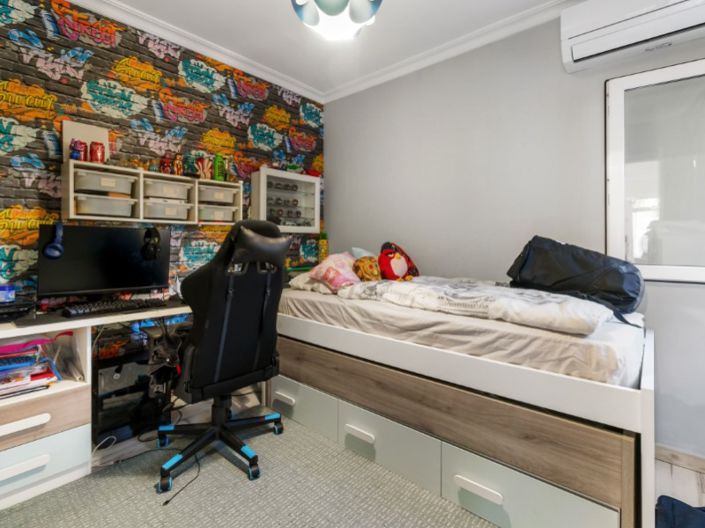 Image No.8-3 Bed Property for sale