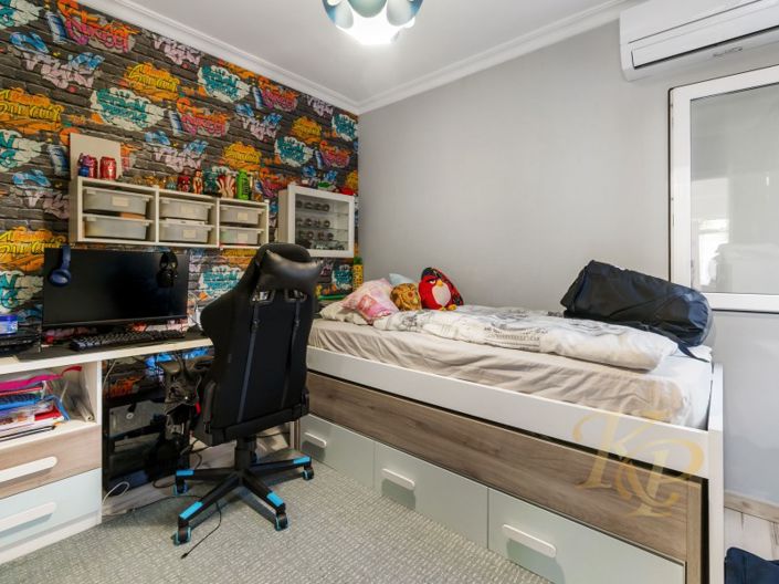 Image No.8-3 Bed Property for sale