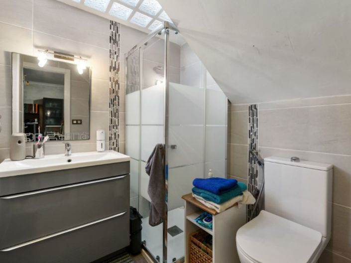 Image No.9-3 Bed Property for sale