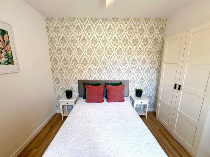 Image No.20-3 Bed Property for sale