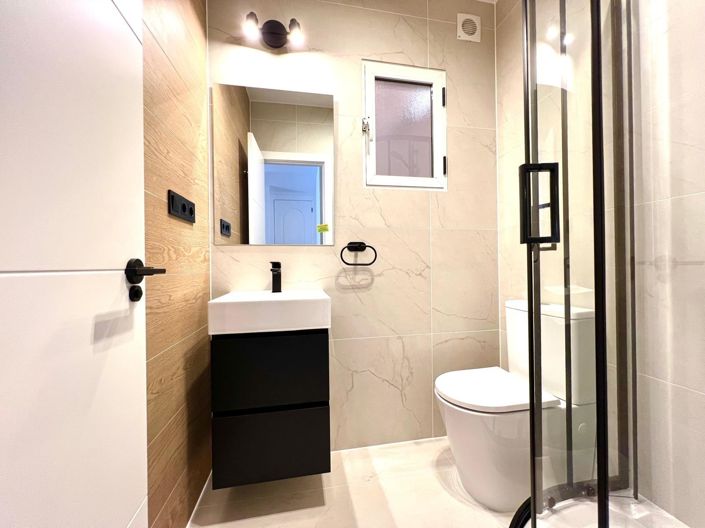 Image No.24-3 Bed Property for sale