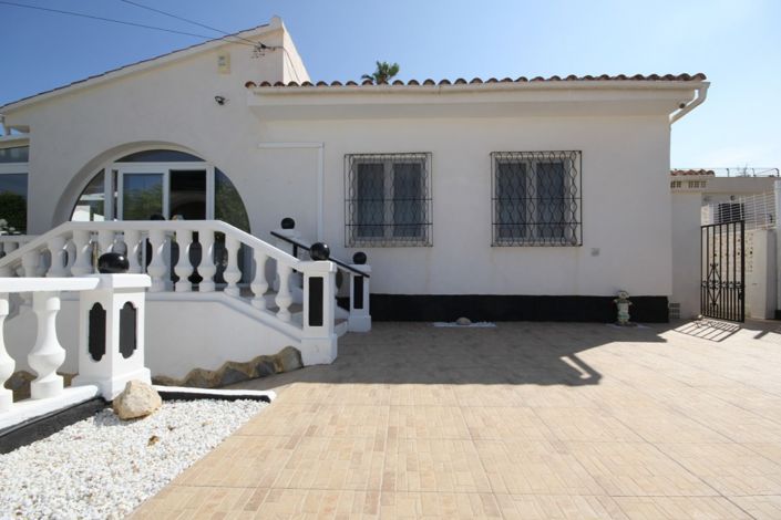 Image No.1-3 Bed Villa for sale