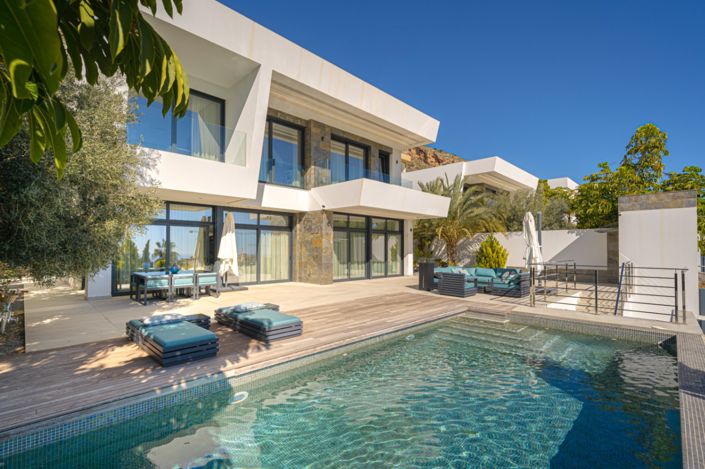 Image No.1-5 Bed Villa for sale