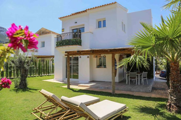 Image No.1-3 Bed Villa for sale