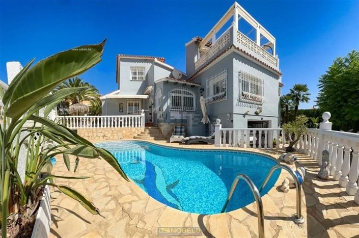 Image No.1-3 Bed Villa for sale