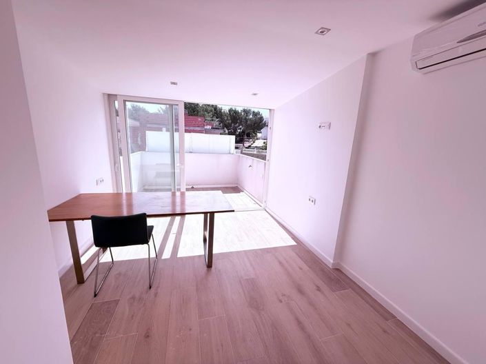 Image No.15-3 Bed Property for sale