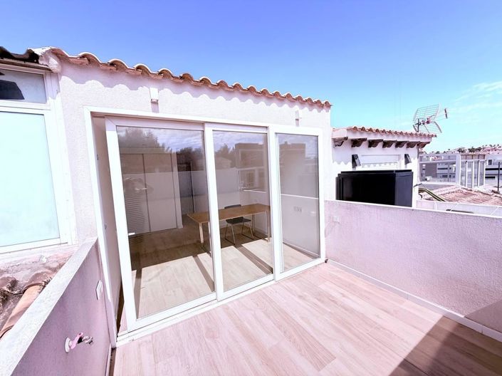 Image No.21-3 Bed Property for sale