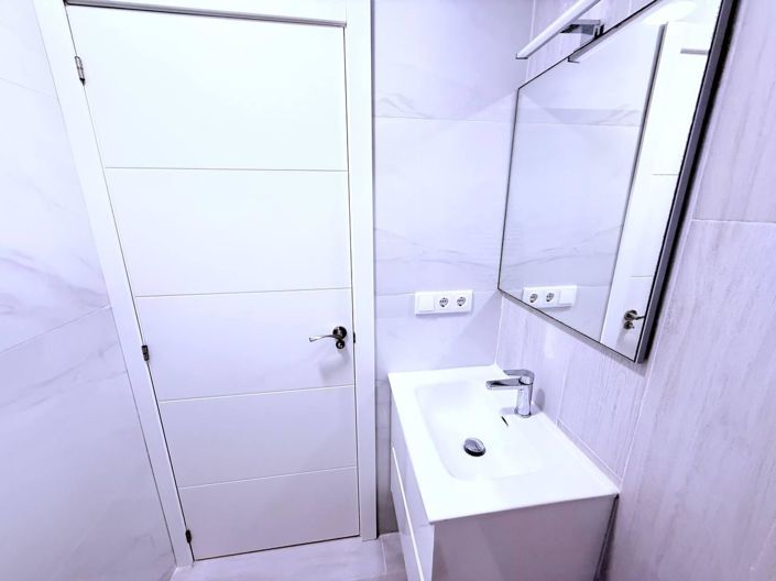 Image No.27-3 Bed Property for sale