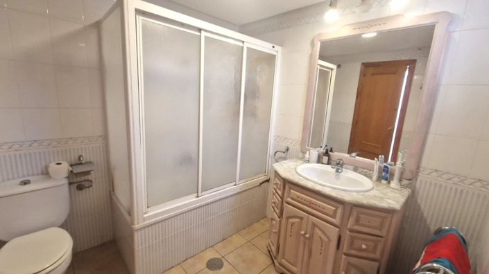 Image No.25-3 Bed Property for sale