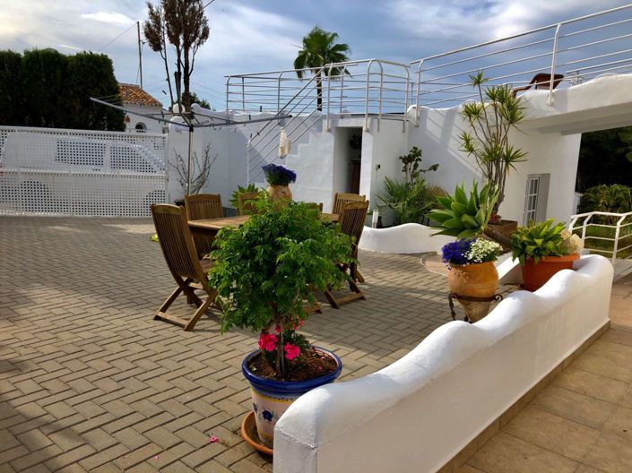 Image No.1-4 Bed Villa for sale