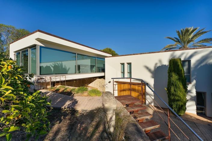 Image No.1-4 Bed Villa for sale