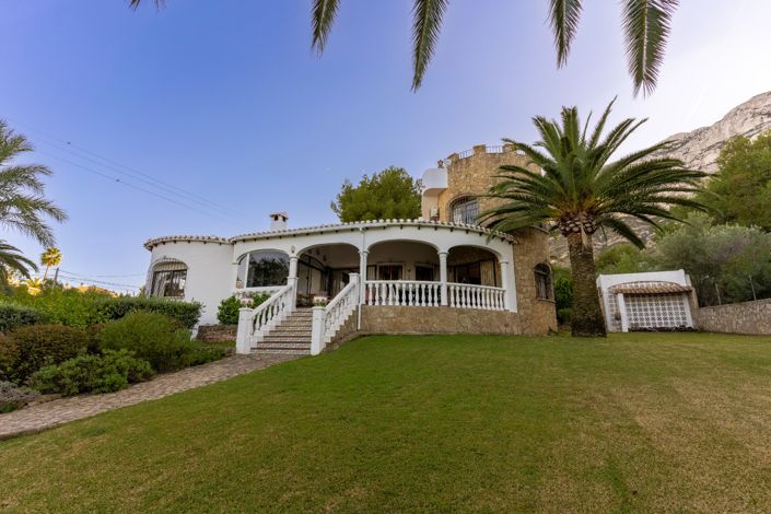 Image No.1-3 Bed Villa for sale